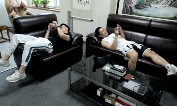 Giới trẻ Trung Quốc đang 'chìm dần' trong lối sống 'bai lan'?