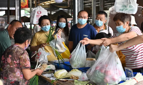 Nomura tiếp tục cắt giảm dự báo GDP Trung Quốc