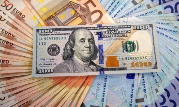 Giá USD hôm nay 7/9: Chạm mức cao nhất trong hai thập kỷ