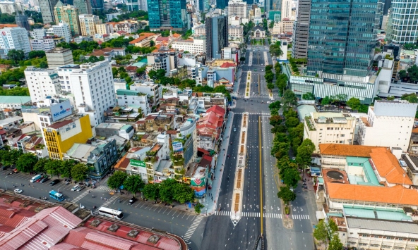 Sau khi tháo dỡ rào chắn, giá thuê mặt bằng đường Lê Lợi lên hơn nửa tỷ đồng mỗi tháng