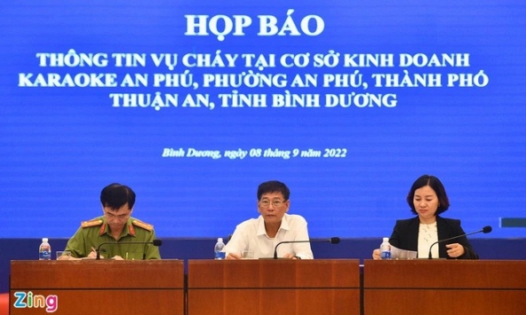 Vụ cháy quán karaoke làm 33 người chết ở Bình Dương: Có người kéo tay nhân viên vào trong phòng hát tiếp