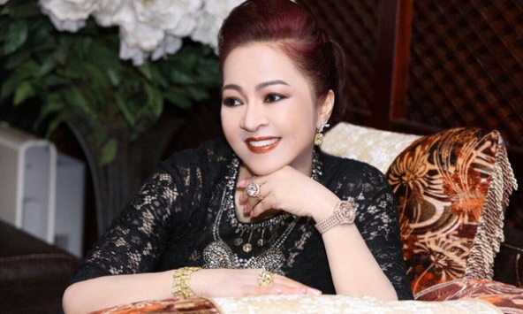 Vì sao bà Phương Hằng xúc phạm Thủy Tiên, Đàm Vĩnh Hưng?