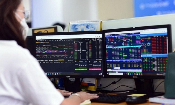 Áp lực bán gia tăng, VN-Index giảm mạnh phiên cuối tuần 16/9