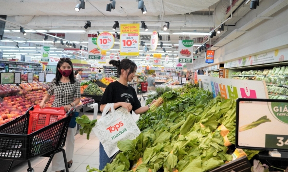 Nhiều siêu thị ở TP.HCM áp dụng các chương trình khuyến mãi hấp dẫn