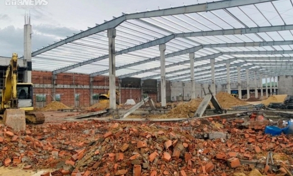 Sập tường ở Bình Định khiến 5 người tử vong