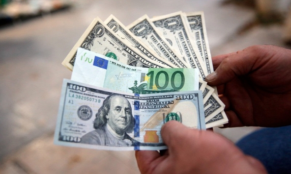 Giá USD hôm nay 17/9: Tiếp tục lập đỉnh