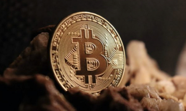 Nhà phân tích nổi tiếng dự đoán giá Bitcoin có thể xuống dưới 15.000 USD