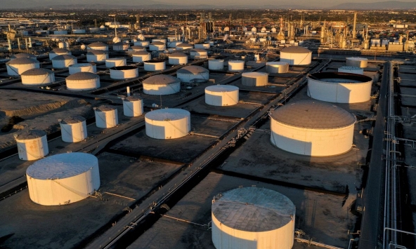 Giá xăng dầu hôm nay 21/9: Dầu thô tiếp tục trượt dốc