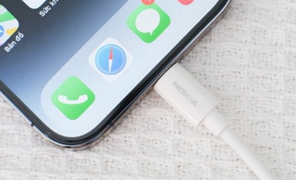 Nokia sản xuất sạc cho iPhone