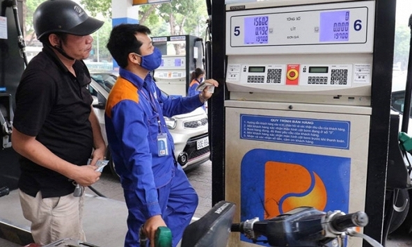 Giá xăng tiếp tục giảm từ chiều nay