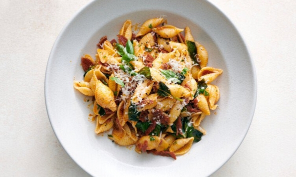 Món ngon mỗi ngày: Pasta pepperoni với chanh và tỏi