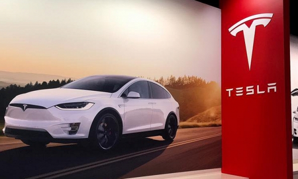 Tesla triệu hồi 1,1 triệu xe vì lỗi cửa sổ
