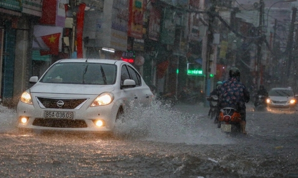 Ảnh hưởng của bão Noru, TP.HCM cảnh báo mưa lớn