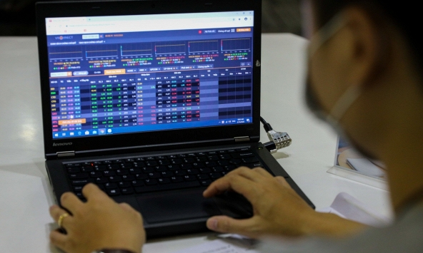 Chứng khoán hôm nay 27/9: Cổ phiếu bluechips phân hóa, VN-Index mất hơn 7 điểm