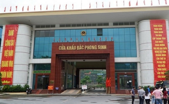 Cửa khẩu Bắc Phong Sinh lại tạm dừng thông quan để phòng dịch COVID-19