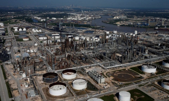 Giá xăng dầu hôm nay 29/9: Dầu thô bật tăng 3 phiên liên tiếp