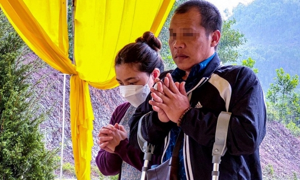 Vụ gửi con chữa bệnh, nhận hũ tro cốt: Khởi tố bị can về hành vi 'xâm phạm thi thể, mồ mả, hài cốt'