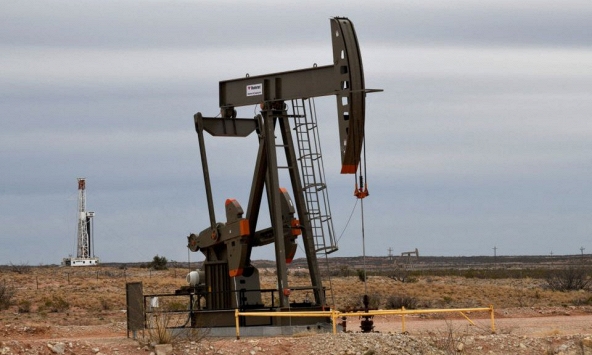 Giá xăng dầu hôm nay 3/10: Dầu thô tiếp tục trượt giá?