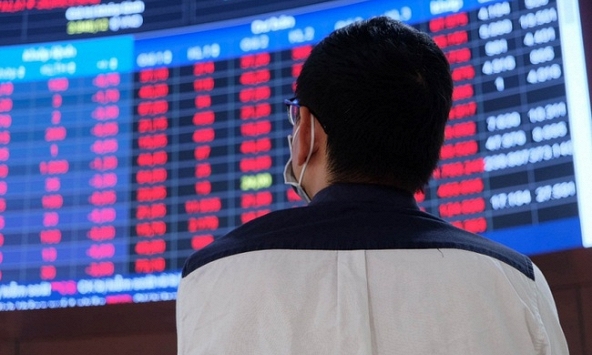 Áp lực bán tháo gia tăng, VN-Index mất hơn 45 điểm trong phiên đầu tuần