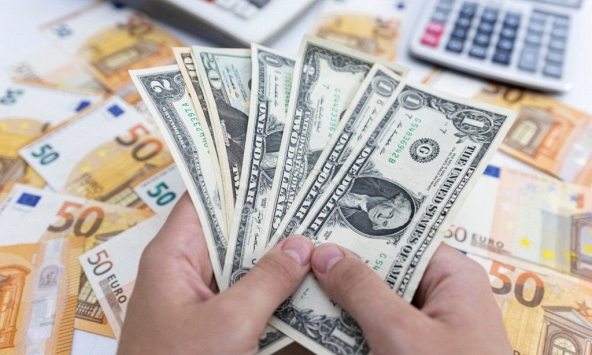 Tỷ giá ngoại tệ hôm nay 4/10: USD suy yếu, đồng bảng Anh bật tăng