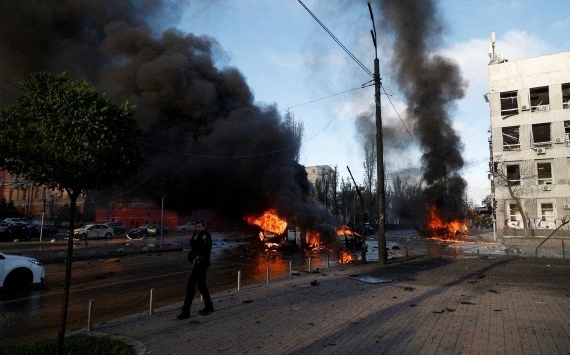 Nhiều khu vực ở Ukraina bị tấn công bằng tên lửa, có người thiệt mạng ở thủ đô Kyiv

