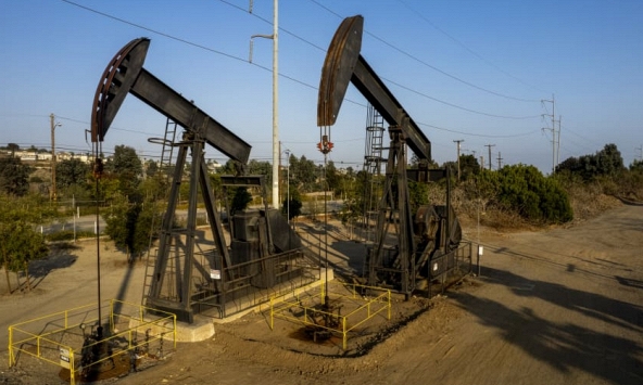 Giá xăng dầu hôm nay 12/10: Dầu thô kéo dài đà giảm