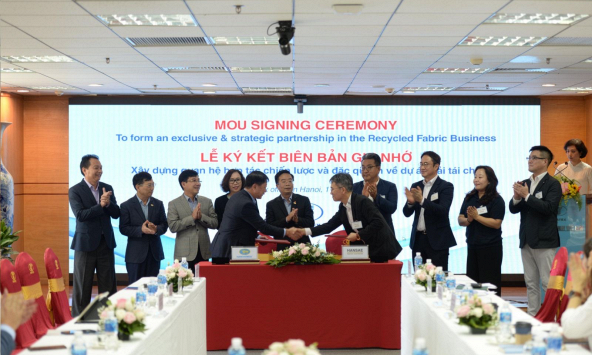 Tổng Công ty CP Dệt May Hà Nội và Tập đoàn Hansae hợp tác sản xuất vải tái chế trị giá hàng trăm triệu USD