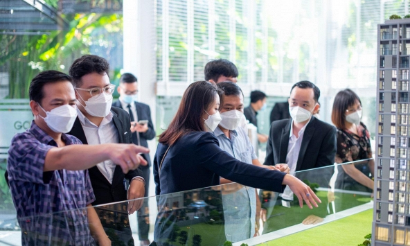 Tiêu thụ giảm, giá nhà vẫn tăng