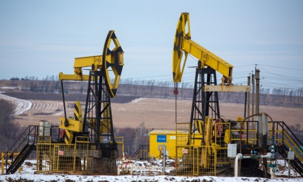 Giá xăng dầu hôm nay 13/10: Dầu thô trượt phiên thứ 3 liên tiếp