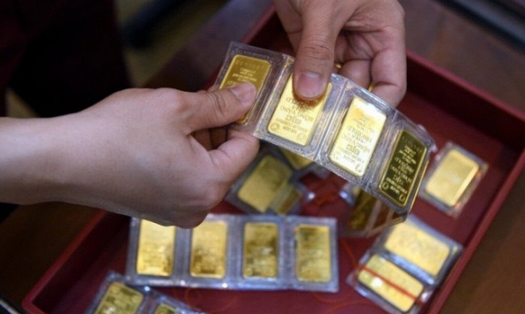 Giá vàng hôm nay 15/10: Vàng tiếp tục trượt dốc