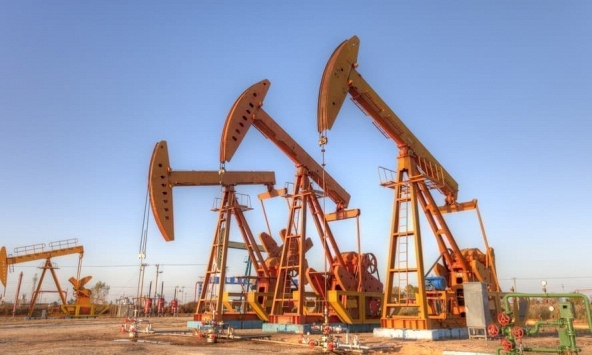 Giá xăng dầu hôm nay 17/10: Dầu thô chưa có dấu hiệu phục hồi