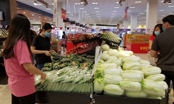 Giá rau xanh tăng sau đợt mưa kéo dài