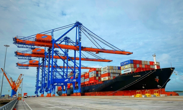 Khuyến nghị cổ phiếu 18/10: DGW, FRT, GMD, HPG, NKG, HSG