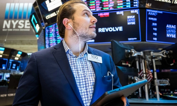 Nhà đầu tư giảm bớt lo ngại, chứng khoán đồng loạt tăng