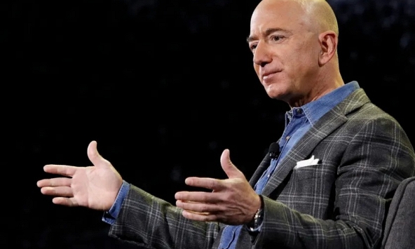 Tỷ phú Jeff Bezos đưa ra dự báo không mấy lạc quan về kinh tế thế giới