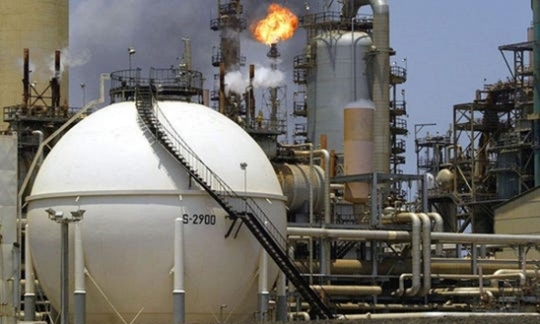 Giá dầu Brent phục hồi do nguồn cung thắt chặt