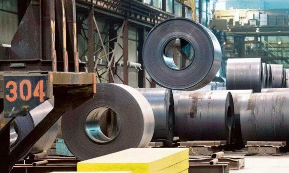 Giá sắt thép tiếp tục giảm trước áp lực kinh tế suy thoái