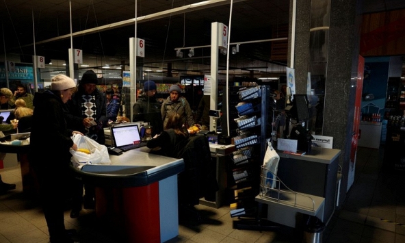 Ukraina hạn chế tiêu thụ điện toàn quốc sau loạt không kích của Nga