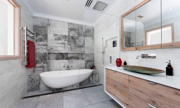 Có nên dùng bồn tắm đặt chân?