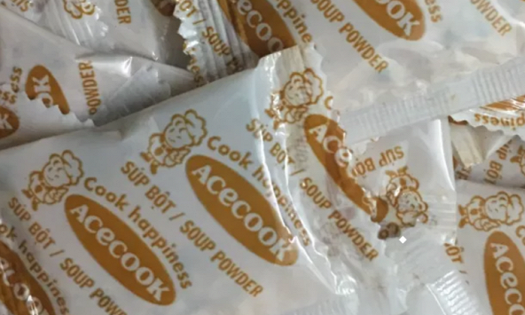 Cảnh báo hành vi 'rút ruột' gói súp mì ăn liền Hảo Hảo tôm chua cay