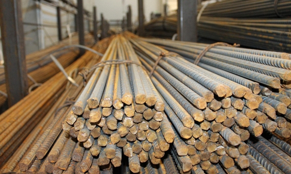 Thép tồn kho đang ở mức cao do tiêu thụ trong nước và xuất khẩu yếu