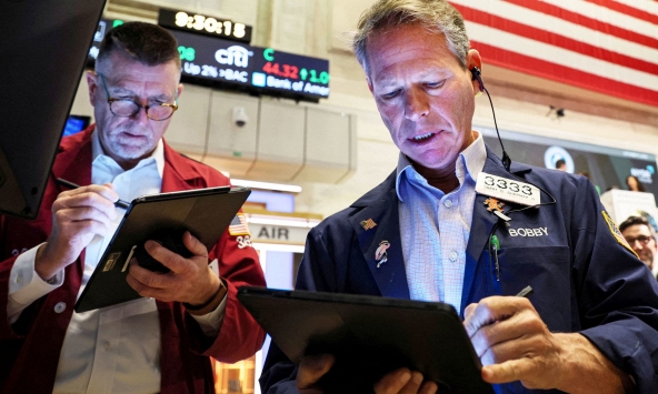 Chứng khoán thế giới tích cực, chờ đợi dữ liệu thu nhập từ ngành công nghệ