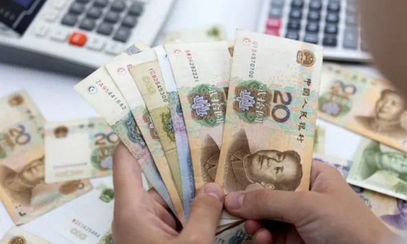 Các ngân hàng Trung Quốc bán tháo USD để hỗ trợ đồng nhân dân tệ

