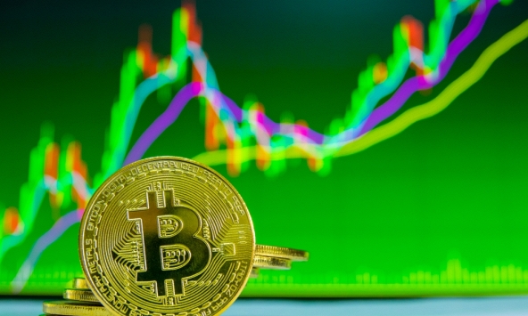 Bitcoin tiến sát mốc 21.000 USD