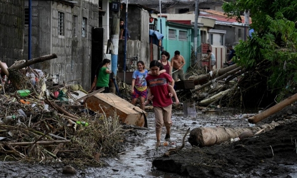 Ít nhất 98 người thiệt mạng do bão ở Philippines