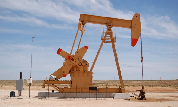 Giá xăng dầu 1/11: Dầu thô trượt giá phiên thứ ba liên tiếp