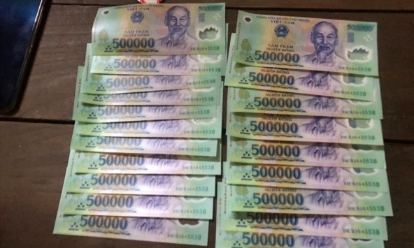 Nhận diện loại tiền giả mới xuất hiện trên thị trường