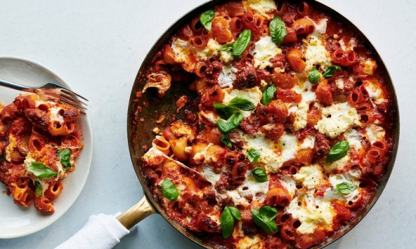 Món ngon mỗi ngày: Pasta xúc xích nướng phô mai