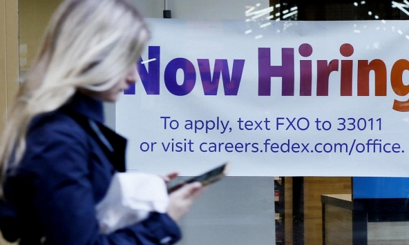 Thị trường việc làm của Mỹ tăng mạnh hơn dự kiến trong tháng 10