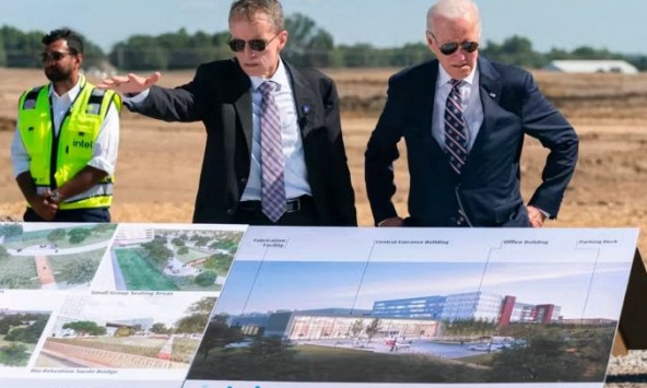 Cuộc đua sản xuất chip: Intel dự định đối đầu với TSMC và Samsung như thế nào?